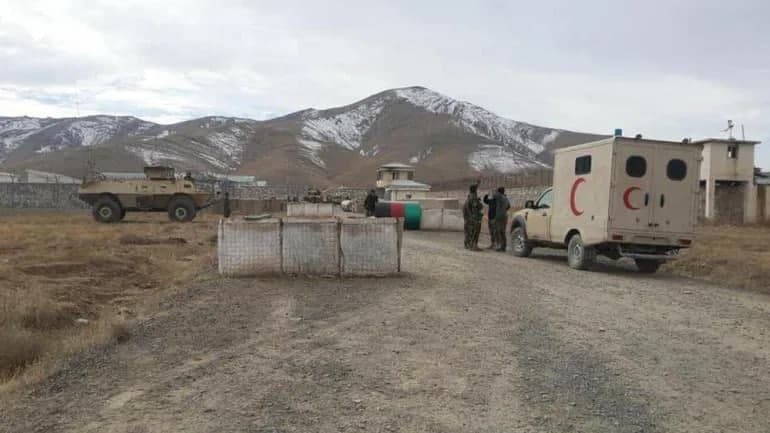 Car bombing kills 30 Afghan forces in Ghazni