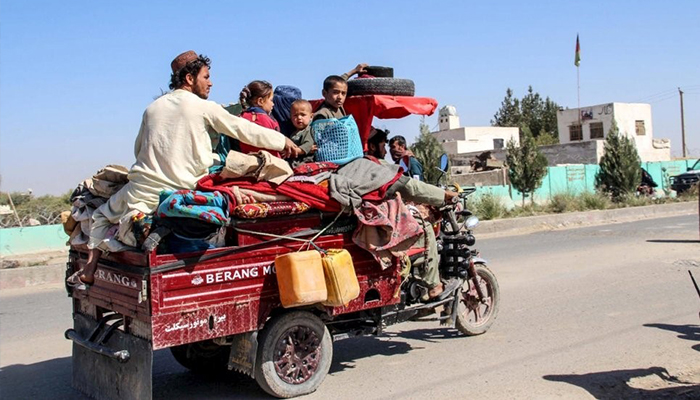 Helmand families flee homes in Lashkargah
