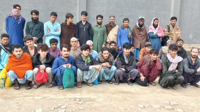 Pakistan Releases 30 Detained Afghan Refugees – KabulNow