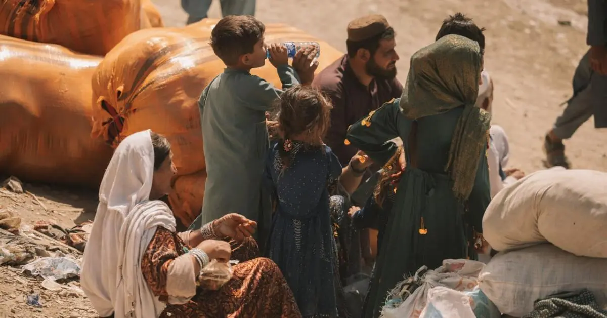 More Than 2,200 Afghan Refugees Return to Afghanistan in One Day