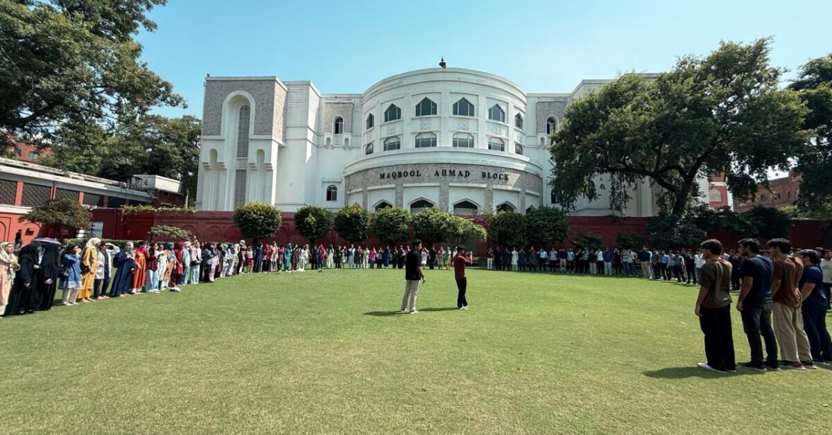 Pakistani Court Suspends Order to Expel Afghan Medical Students  kabulnow.com